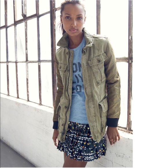 NWOT. J. crew Quilted boyfriend jacket - Picture 2 of 8